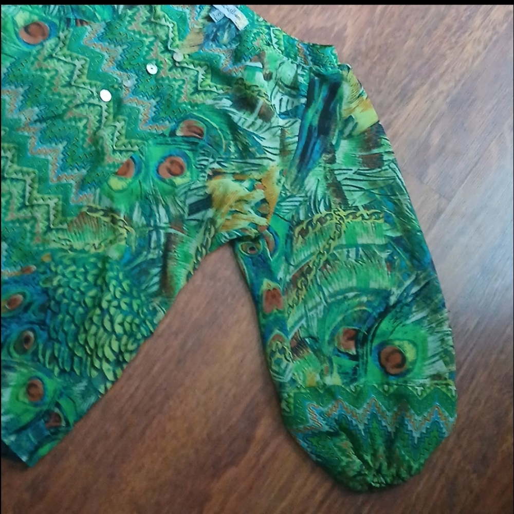 Vibrant Green Patterned Blouse‎ - Picture 4 of 11